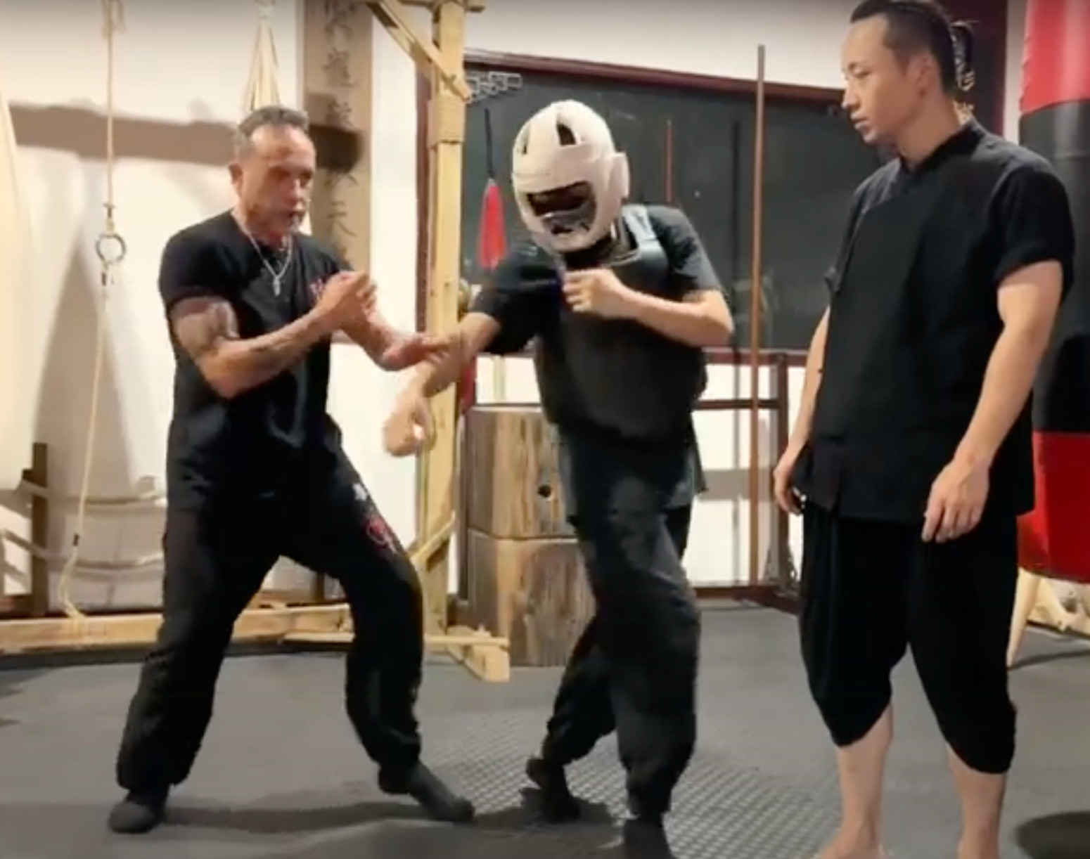 Al momento stai visualizzando Differenza tra strumenti, tecniche e principi in un sistema di combattimento